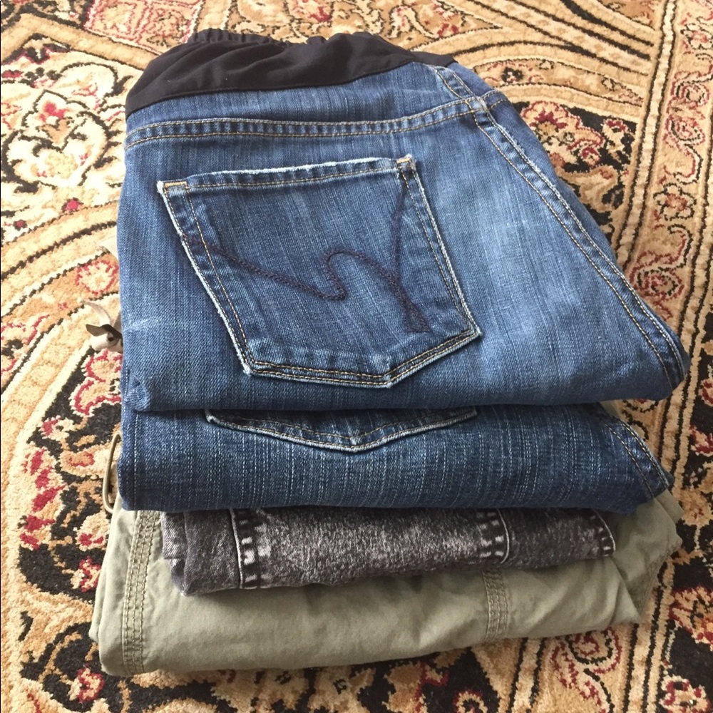 Women’s Maternity Bundle!! 4 pairs!! Medium.